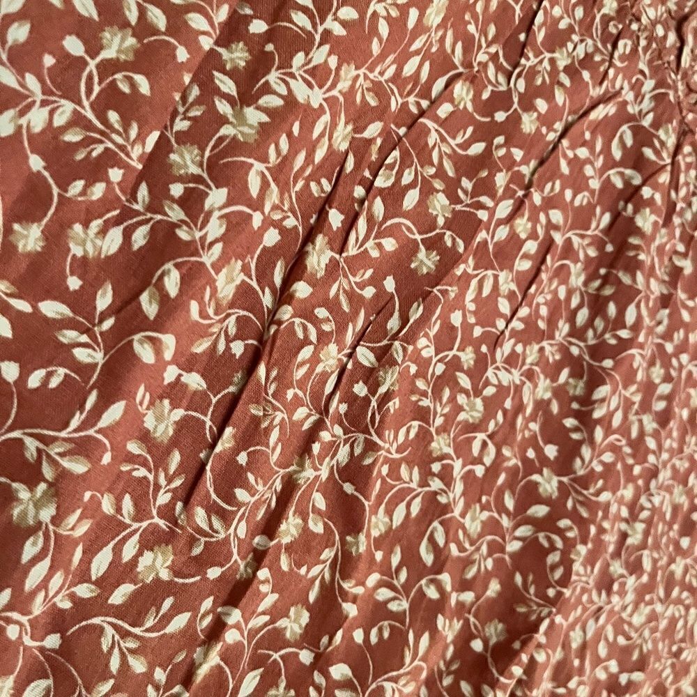 Old NavyโXL Pink Floral Top Light And AiryโRuffles - Picture 8 of 13